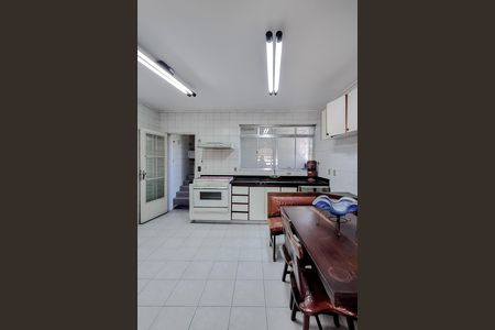 Casa para alugar com 150m², 4 quartos e 2 vagasCozinha