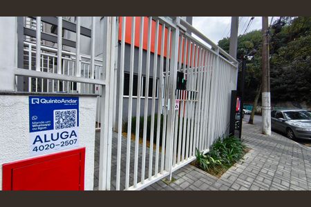 Studio para alugar com 32m², 1 quarto e sem vagaFachada + Plaquinha