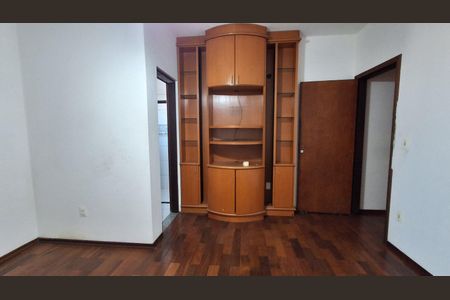 Casa à venda com 304m², 4 quartos e 4 vagas Casa à venda com 304m², 4 quartos e 4 vagasSuíte 4