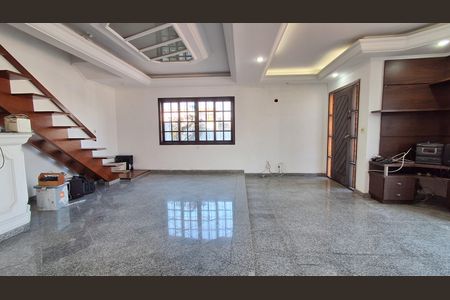 Casa à venda com 304m², 4 quartos e 4 vagas Casa à venda com 304m², 4 quartos e 4 vagasSala