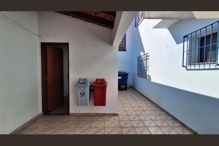 Casa à venda com 304m², 4 quartos e 4 vagas Casa à venda com 304m², 4 quartos e 4 vagasQuintal