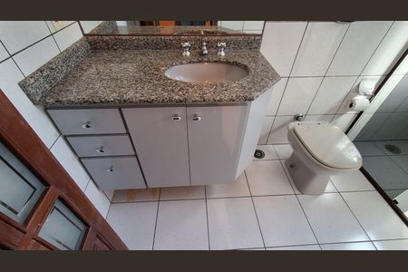 Casa à venda com 304m², 4 quartos e 4 vagas Casa à venda com 304m², 4 quartos e 4 vagasBanheiro Suíte 3