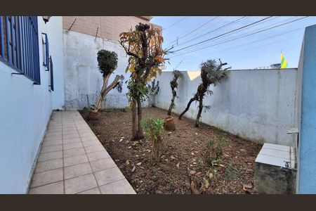 Casa à venda com 304m², 4 quartos e 4 vagas Casa à venda com 304m², 4 quartos e 4 vagasJardim