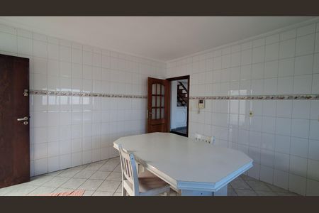 Casa à venda com 304m², 4 quartos e 4 vagas Casa à venda com 304m², 4 quartos e 4 vagasCozinha