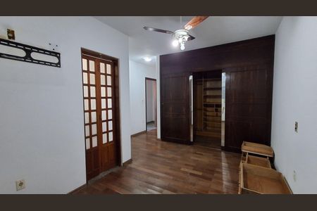 Casa à venda com 304m², 4 quartos e 4 vagas Casa à venda com 304m², 4 quartos e 4 vagasSuíte 1