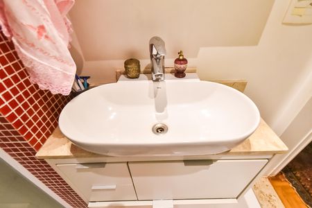 Apartamento à venda com 105m², 2 quartos e 1 vaga Apartamento à venda com 105m², 2 quartos e 1 vagaBanheiro da suíte