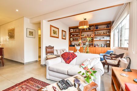 Apartamento à venda com 105m², 2 quartos e 1 vaga Apartamento à venda com 105m², 2 quartos e 1 vagaSala
