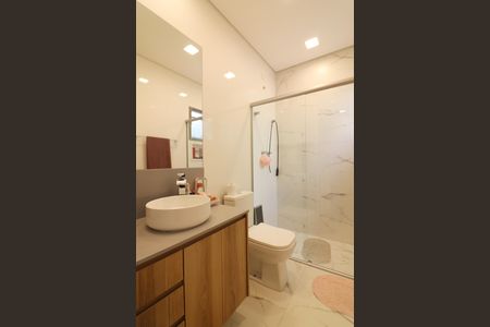Casa à venda com 232m², 3 quartos e 3 vagasQuarto 3 - Suíte Banheiro 