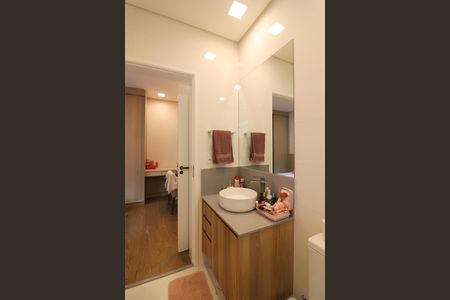 Casa à venda com 232m², 3 quartos e 3 vagasQuarto 3 - Suíte Banheiro 