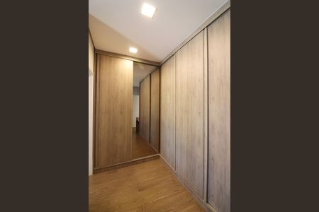 Casa à venda com 232m², 3 quartos e 3 vagasQuarto 2 Closet