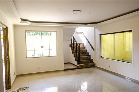 Casa para alugar com 290m², 3 quartos e 3 vagas