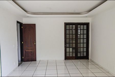 Casa para alugar com 290m², 3 quartos e 3 vagas