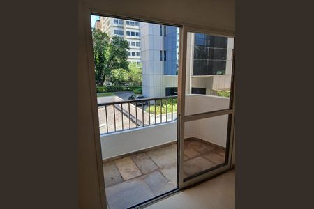 Foto 13 de apartamento para alugar com 3 quartos, 120m² em Itaim Bibi, São Paulo