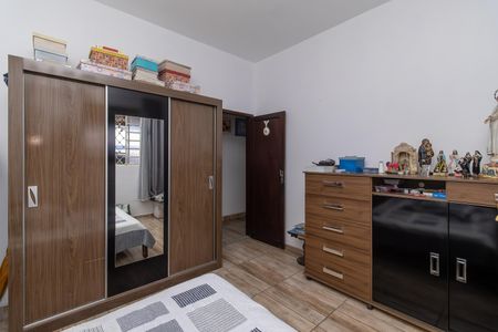 Casa à venda com 180m², 4 quartos e 2 vagas Casa à venda com 180m², 4 quartos e 2 vagasQuarto 2