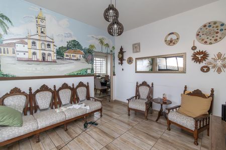 Sala de casa à venda com 4 quartos, 180m² em Planalto, Belo Horizonte