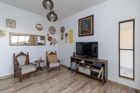 Sala de casa à venda com 4 quartos, 180m² em Planalto, Belo Horizonte
