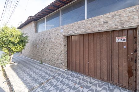 Fachada de casa à venda com 4 quartos, 180m² em Planalto, Belo Horizonte