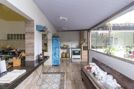 Casa à venda com 180m², 4 quartos e 2 vagas Casa à venda com 180m², 4 quartos e 2 vagasCozinha e Área de Serviço