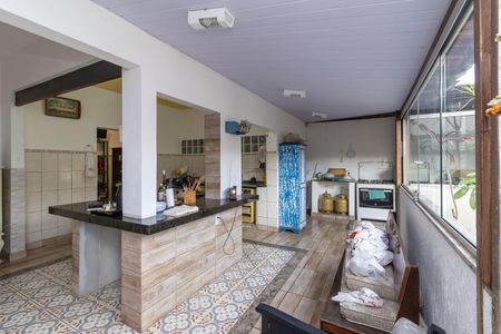 Casa à venda com 180m², 4 quartos e 2 vagas Casa à venda com 180m², 4 quartos e 2 vagasCozinha e Área de Serviço
