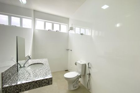 Apartamento à venda com 76m², 3 quartos e 1 vaga Apartamento à venda com 76m², 3 quartos e 1 vagaBanheiro