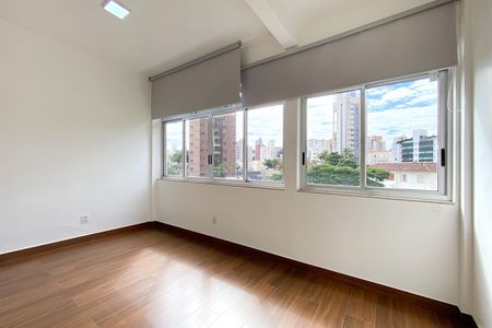 Apartamento à venda com 76m², 3 quartos e 1 vaga Apartamento à venda com 76m², 3 quartos e 1 vagaVaranda