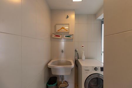 Apartamento à venda com 198m², 3 quartos e 3 vagas Apartamento à venda com 198m², 3 quartos e 3 vagasÁrea de Serviço