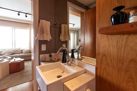 Apartamento à venda com 198m², 3 quartos e 3 vagas Apartamento à venda com 198m², 3 quartos e 3 vagasLavabo