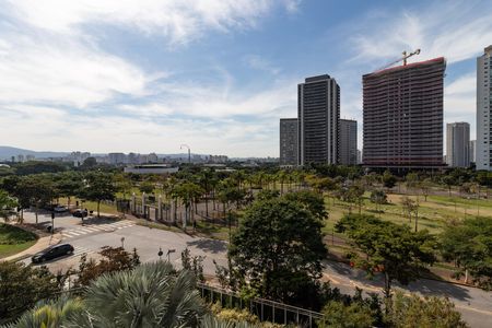 Apartamento à venda com 198m², 3 quartos e 3 vagas Apartamento à venda com 198m², 3 quartos e 3 vagasSuíte 2