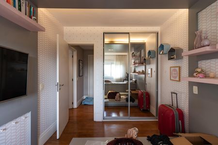 Apartamento à venda com 198m², 3 quartos e 3 vagas Apartamento à venda com 198m², 3 quartos e 3 vagasSuíte 2