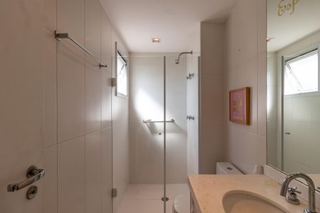 Apartamento à venda com 198m², 3 quartos e 3 vagas Apartamento à venda com 198m², 3 quartos e 3 vagasBanheiro da Suíte 2