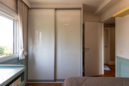 Apartamento à venda com 198m², 3 quartos e 3 vagas Apartamento à venda com 198m², 3 quartos e 3 vagasSuíte 1