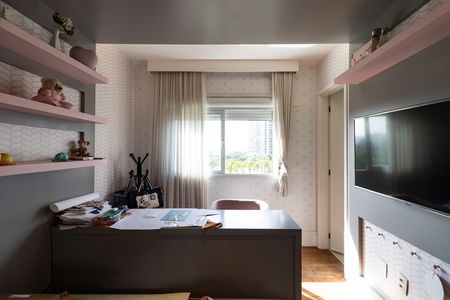 Apartamento à venda com 198m², 3 quartos e 3 vagas Apartamento à venda com 198m², 3 quartos e 3 vagasSuíte 2