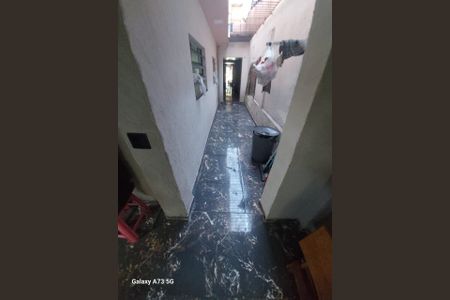 Casa à venda com 204m², 4 quartos e 2 vagas Casa à venda com 204m², 4 quartos e 2 vagasCORREDOR EXTERNO