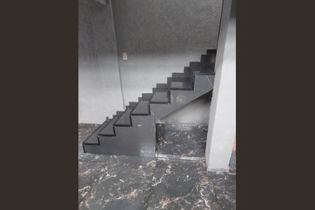 Casa à venda com 204m², 4 quartos e 2 vagas Casa à venda com 204m², 4 quartos e 2 vagasLAVANDERIA