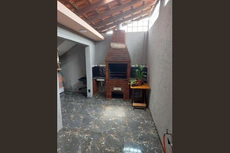 Casa à venda com 204m², 4 quartos e 2 vagas Casa à venda com 204m², 4 quartos e 2 vagasQUINTAL
