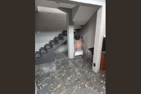 Casa à venda com 204m², 4 quartos e 2 vagas Casa à venda com 204m², 4 quartos e 2 vagasLAVANDERIA