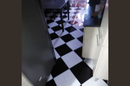 Casa à venda com 204m², 4 quartos e 2 vagas Casa à venda com 204m², 4 quartos e 2 vagasCOZINHA