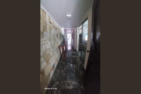 Casa à venda com 204m², 4 quartos e 2 vagas Casa à venda com 204m², 4 quartos e 2 vagasCORREDOR INTERNO