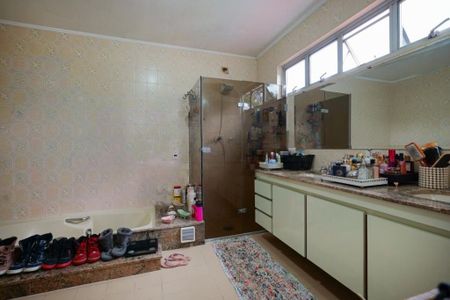Casa à venda com 5 quartos, 580m² em Jardim dos Estados, São Paulo