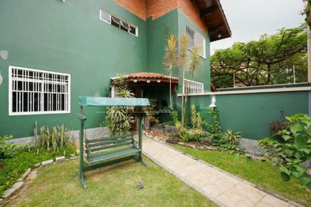 Casa à venda com 580m², 5 quartos e 5 vagas