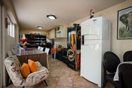 Casa à venda com 580m², 5 quartos e 5 vagas