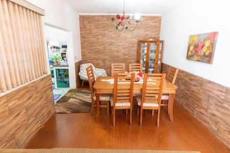 Casa à venda com 439m², 3 quartos e 8 vagas Casa à venda com 439m², 3 quartos e 8 vagasSALA DE JANTAR