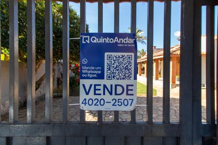 Casa à venda com 439m², 3 quartos e 8 vagas Casa à venda com 439m², 3 quartos e 8 vagasFACHADA