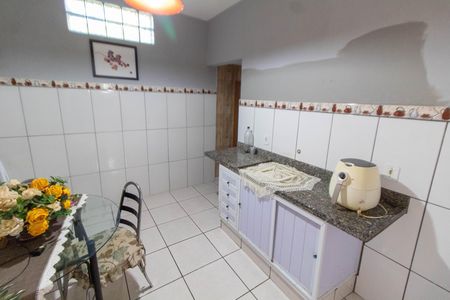 Casa à venda com 439m², 3 quartos e 8 vagas Casa à venda com 439m², 3 quartos e 8 vagasCOZINHA EDICULA