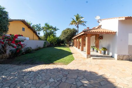 Casa à venda com 439m², 3 quartos e 8 vagas Casa à venda com 439m², 3 quartos e 8 vagasÁREA EXTERNA