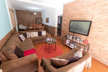Casa à venda com 439m², 3 quartos e 8 vagas Casa à venda com 439m², 3 quartos e 8 vagasSALA