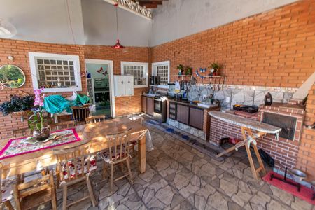 Casa à venda com 439m², 3 quartos e 8 vagas Casa à venda com 439m², 3 quartos e 8 vagasÁREA GOURMET