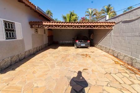 Casa à venda com 439m², 3 quartos e 8 vagas Casa à venda com 439m², 3 quartos e 8 vagasGARAGEM