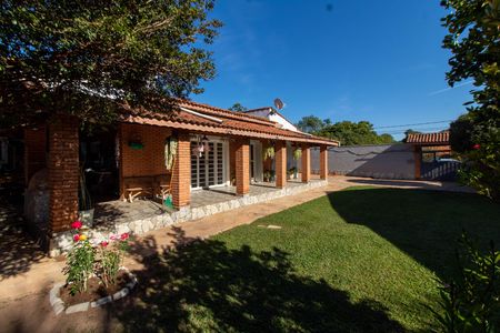 Casa à venda com 439m², 3 quartos e 8 vagas Casa à venda com 439m², 3 quartos e 8 vagasÁREA EXTERNA