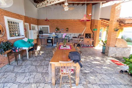 Casa à venda com 439m², 3 quartos e 8 vagas Casa à venda com 439m², 3 quartos e 8 vagasÁREA GOURMET